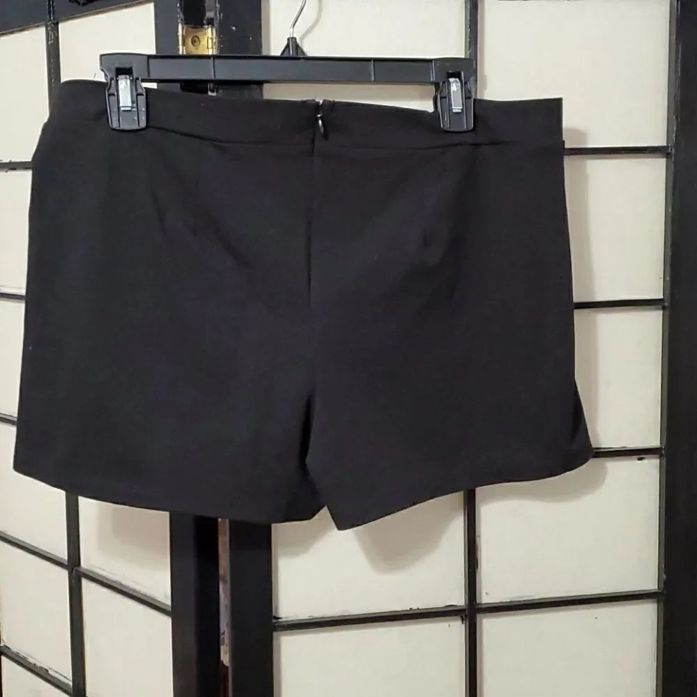 Jessica Simpson Color Block Envelope Skorts - Picture 2 of 3